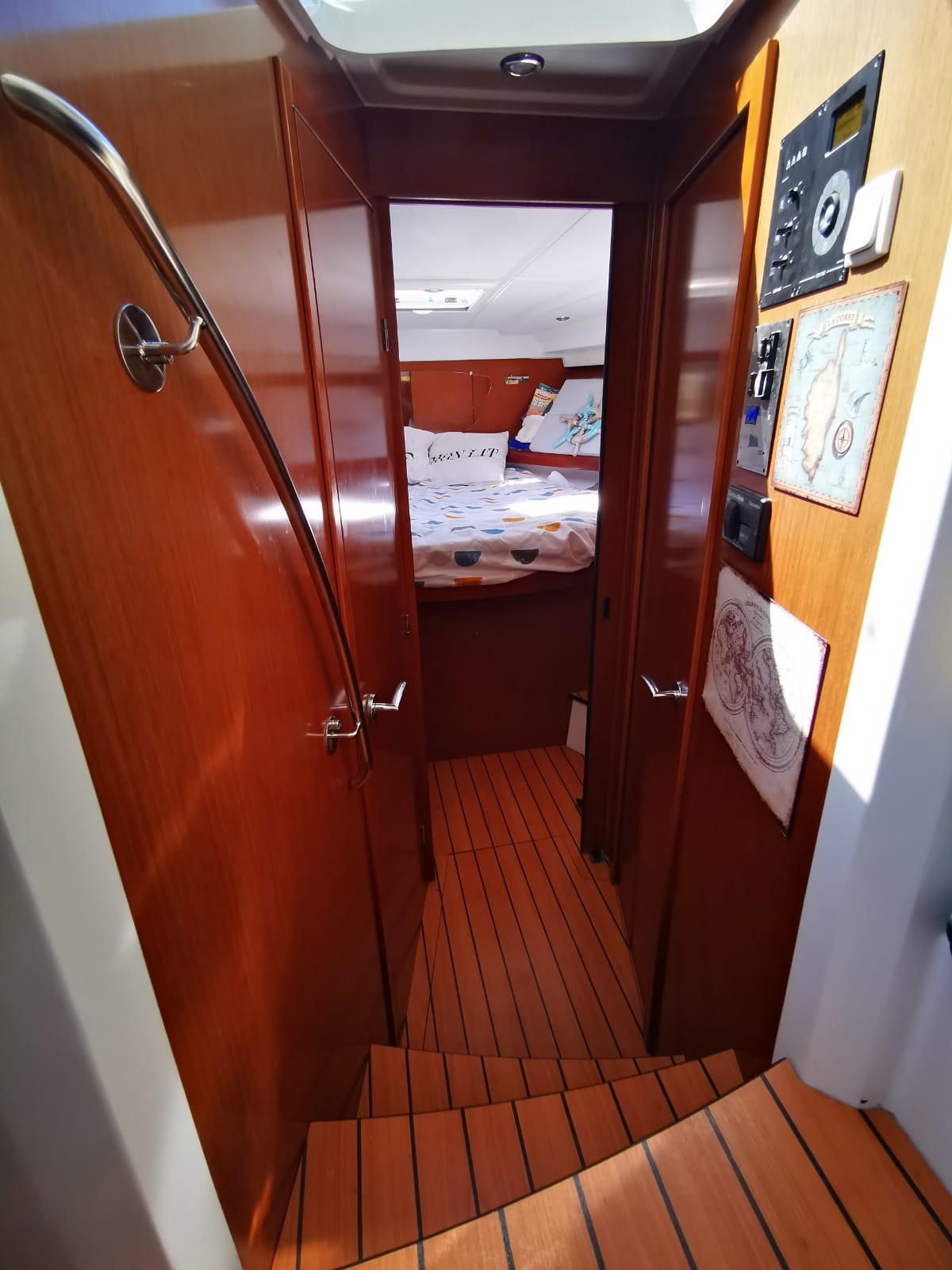 slider 9 Beneteau Antares 36